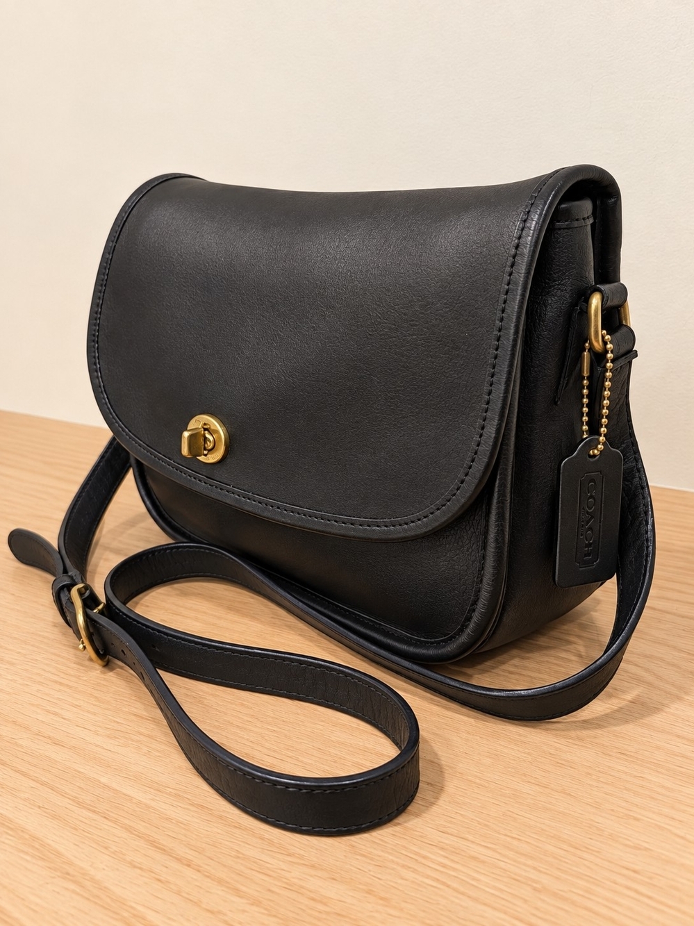 Authentic Vintage Coach Black Leather City Bag Crossbody 9790